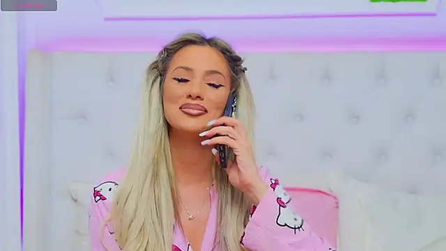 Snapshot of AriannaSins chatting on January 2025 07:13:02 PM AriannaSins online show from January 2025 07:13:02 PM