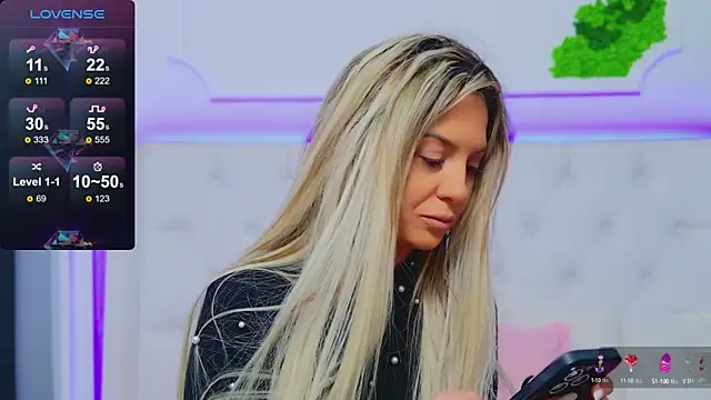 Snapshot of AriannaSins chatting on January 2025 03:33:01 PM AriannaSins online show from January 2025 03:33:01 PM