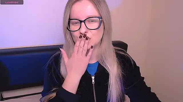 AllaLeomz online show from October 2025 06:45:01 AM