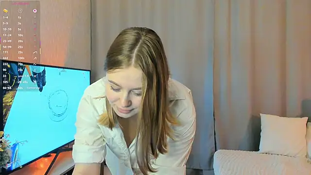 Snapshot of StarlitMuse chatting on November 2025 02:45:01 AM StarlitMuse online show from November 2025 02:45:01 AM