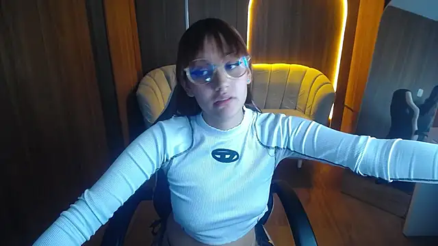 Snapshot of Scarlet_2b_ chatting on October 2025 08:18:01 PM Scarlet 2b online show from October 2025 08:18:01 PM