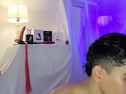 Yamilk101 online show from November 2025 10:30:02 PM