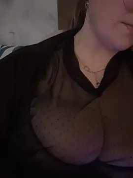 Snapshot of Curvy__Goddess chatting on October 2025 05:08:02 PM Curvy Goddess online show from October 2025 05:08:02 PM