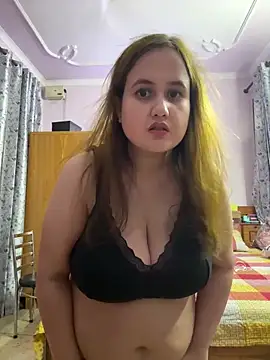 Snapshot of DivineBeautyone chatting on October 2025 11:24:01 AM DivineBeautyone online show from October 2025 11:24:01 AM