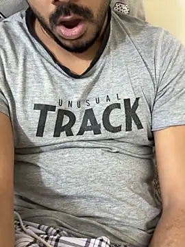 Handsome8677 online show from November 2025 09:43:02 PM