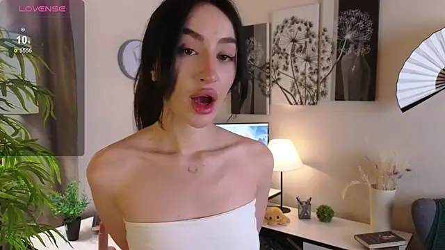 Snapshot of Marie_Long chatting on January 2026 06:22:02 PM Marie Long online show from January 2026 06:22:02 PM