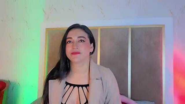 Elizabeth bennett 6 online show from November 2025 11:54:01 AM