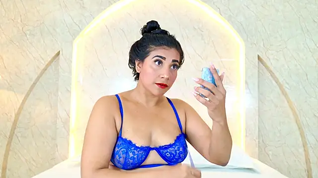 Snapshot of Antonella_Russo1 chatting on June 2026 01:21:02 PM Antonella Russo1 online show from June 2026 01:21:02 PM