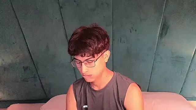 Aaron Eze online show from February 2026 08:07:02 PM