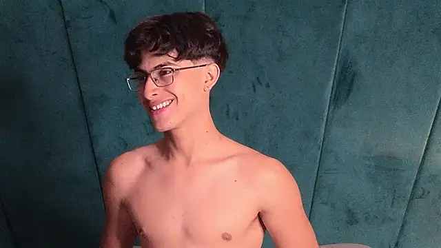 Aaron Eze online show from March 2026 11:45:01 PM