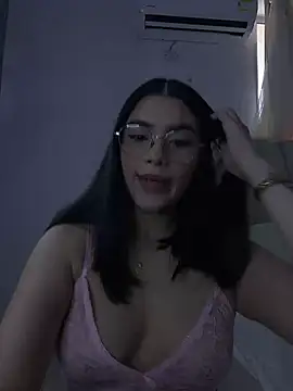 Julietalcl online show from April 2026 08:26:02 PM