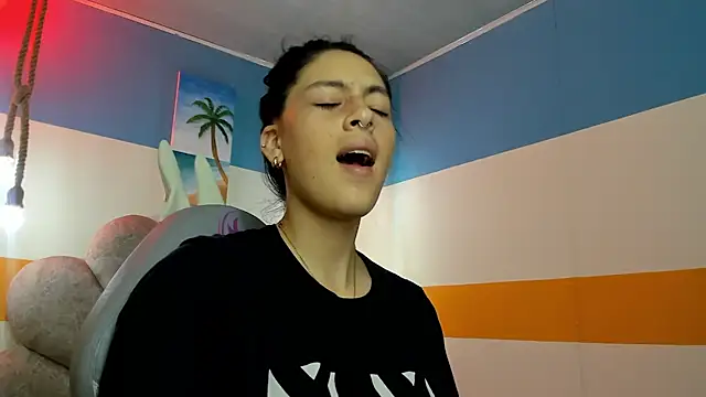 moon winy online show from October 2025 11:33:02 AM