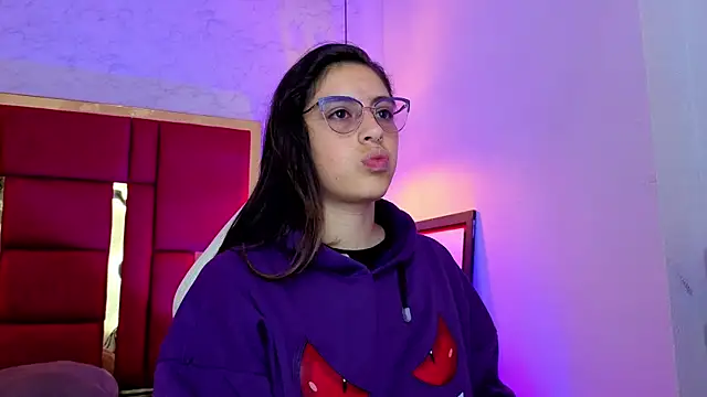 Snapshot of moon_winy chatting on May 2026 12:10:02 PM moon winy online show from May 2026 12:10:02 PM