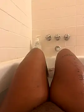 Snapshot of miiyagoods chatting on October 2025 05:10:01 AM miiyagoods online show from October 2025 05:10:01 AM