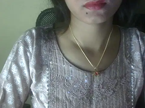 Snapshot of Shezi_N chatting on May 2026 03:29:01 PM Shezi N online show from May 2026 03:29:01 PM