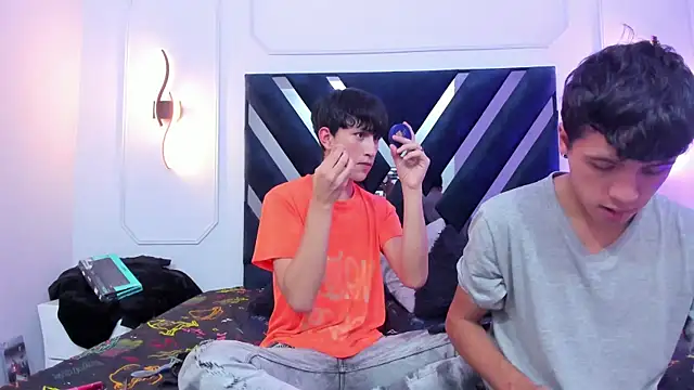 hoot booys  online show from November 2025 07:52:02 PM