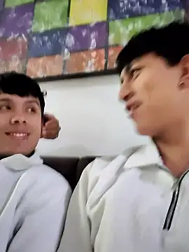 hoot booys  online show from January 2026 06:57:02 PM