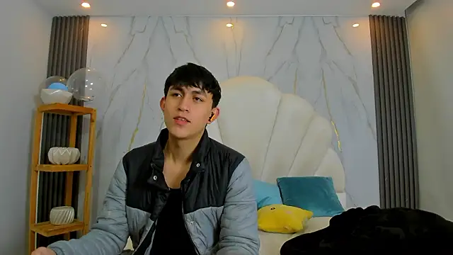 hoot booys  online show from March 2026 04:07:02 AM