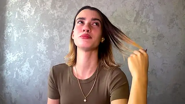 ShandraCartner online show from October 2025 08:17:01 AM