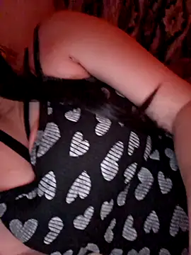 Snapshot of Ariana381 chatting on November 2025 09:15:01 PM Ariana381 online show from November 2025 09:15:01 PM