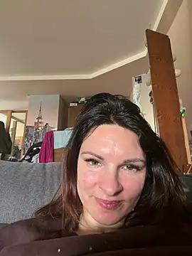 kinkysarahx online show from April 2026 09:16:01 AM