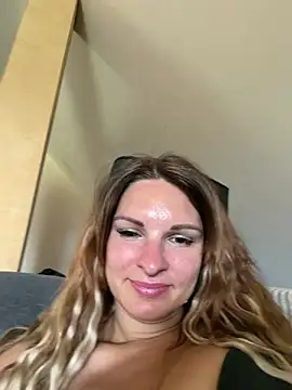 kinkysarahx online show from June 2026 10:07:01 AM