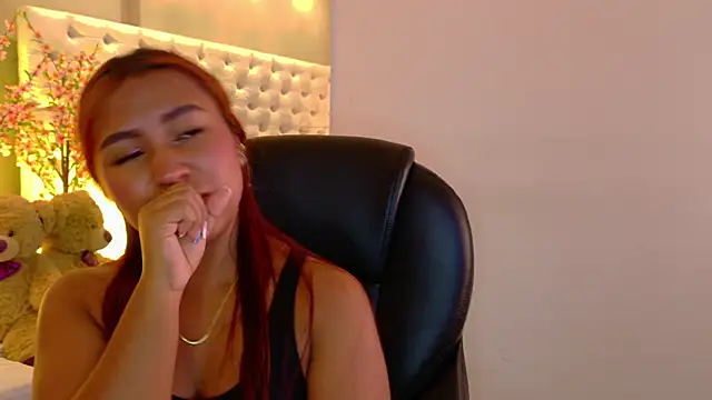 Snapshot of KathiaLuxe chatting on November 2025 02:06:01 PM KathiaLuxe online show from November 2025 02:06:01 PM