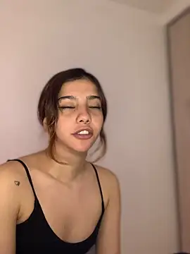 MiaaCute- online show from April 2026 10:01:01 PM