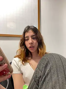 Snapshot of MiaaCute- chatting on July 2026 08:52:02 PM MiaaCute- online show from July 2026 08:52:02 PM