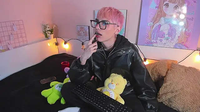 Strawberry Kitty  online show from October 2025 03:51:02 AM