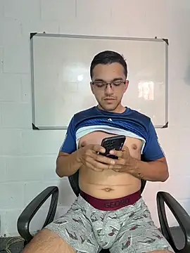 noirwhite online show from October 2025 06:54:01 PM