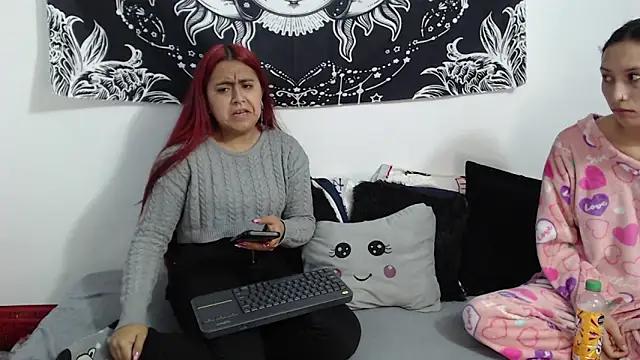 emily n abby online show from December 2025 12:32:01 PM