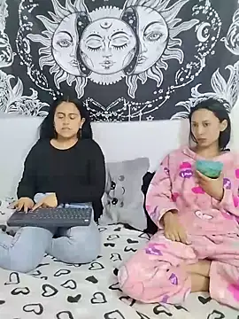 Snapshot of emily_n_abby chatting on June 2026 01:12:01 PM emily n abby online show from June 2026 01:12:01 PM