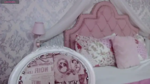 GabrielaSuarez online show from October 2025 12:28:01 PM