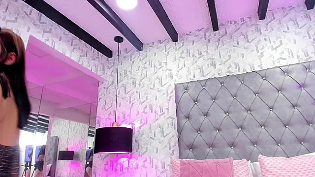 GabrielaSuarez online show from November 2025 07:57:01 PM