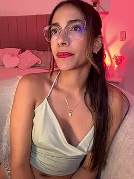 Snapshot of elegant__rouse chatting on April 2026 10:35:02 PM elegant rouse online show from April 2026 10:35:02 PM