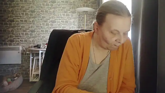 Diamond Bite online show from November 2025 10:59:01 AM