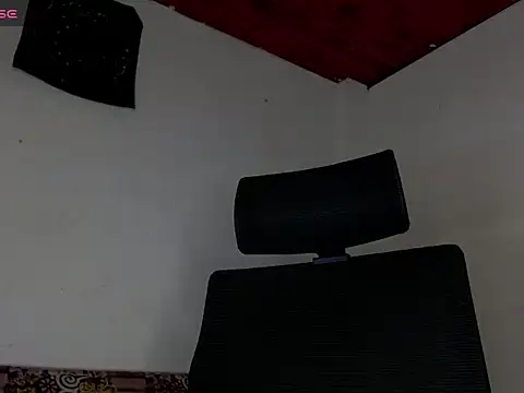 Scarlett crastrawberry online show from April 2026 12:04:01 AM