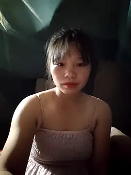 linh-miu99 online show from November 2025 03:56:02 PM