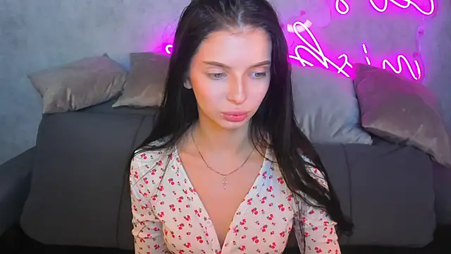 Eva Mayers online show from November 2025 12:43:01 AM