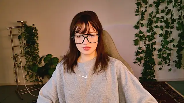 KiraVair online show from April 2026 07:06:01 AM