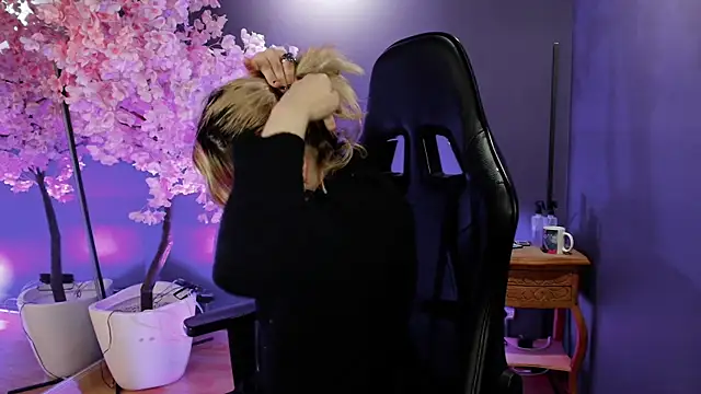 Navier   online show from November 2025 02:50:01 PM