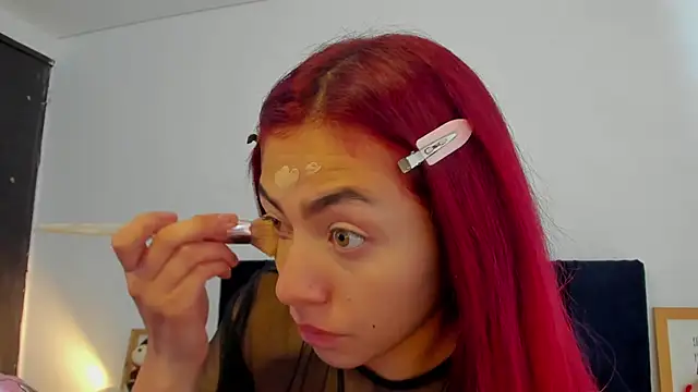 melanie roux   online show from April 2026 12:21:01 PM