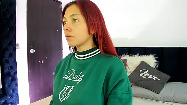 Snapshot of melanie_roux__ chatting on July 2026 12:33:01 PM melanie roux online show from July 2026 12:33:01 PM