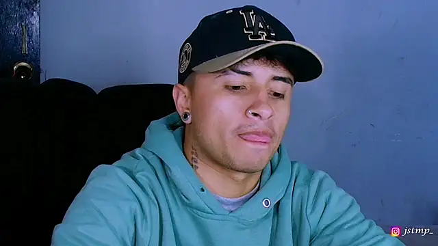 Snapshot of jhon_mendoza_ chatting on November 2025 06:07:02 PM jhon mendoza online show from November 2025 06:07:02 PM