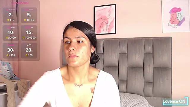 Ailyn8 online show from October 2025 09:37:01 PM