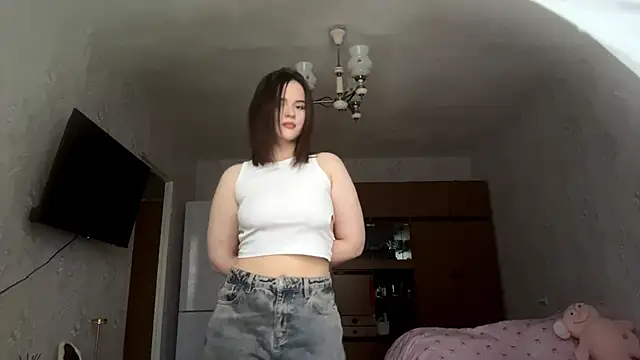 WiaSiviaSun online show from October 2025 12:06:01 PM