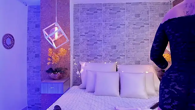 Catalina-Thompson online show from November 2025 12:15:02 PM