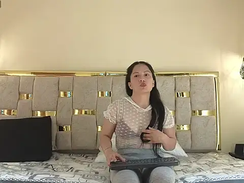 mara wesley online show from October 2025 03:43:01 AM