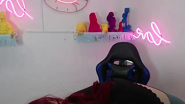 littlee red online show from November 2025 08:12:01 PM